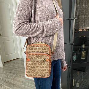 Michael Kors cross body bag in tan & orange.